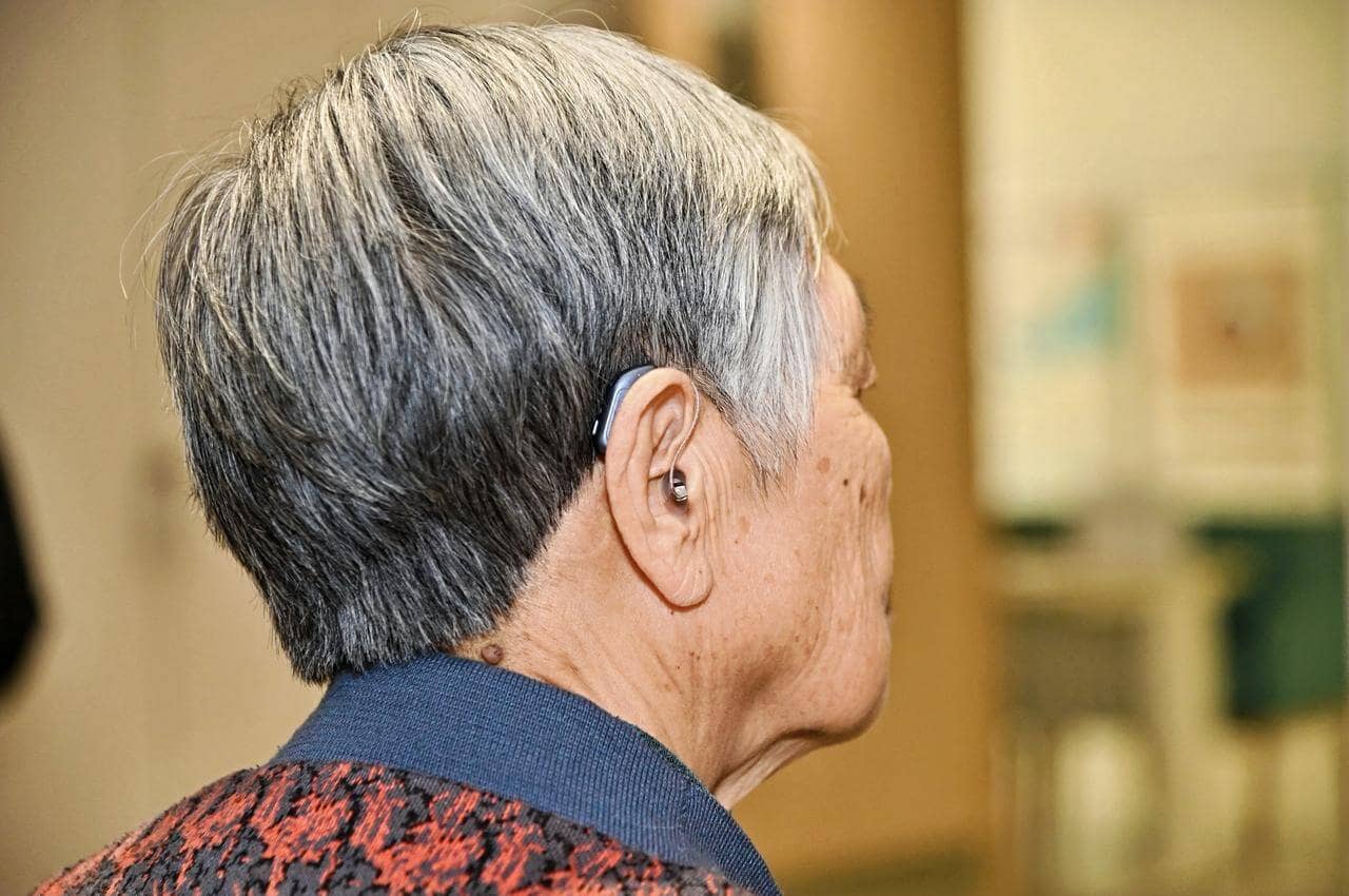 联影助听器走进泰康之家·蜀园，举行听「健」大脑科普沙龙